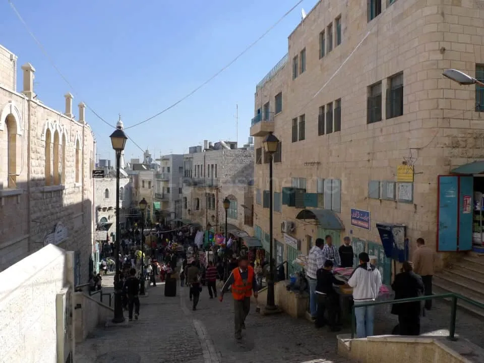 ベツレヘム 晴れた日のメインストリート