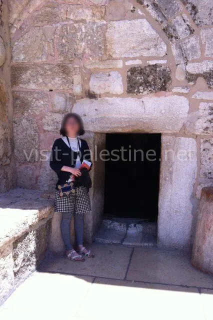 ベツレヘム 聖誕教会の入口「謙虚のドア」