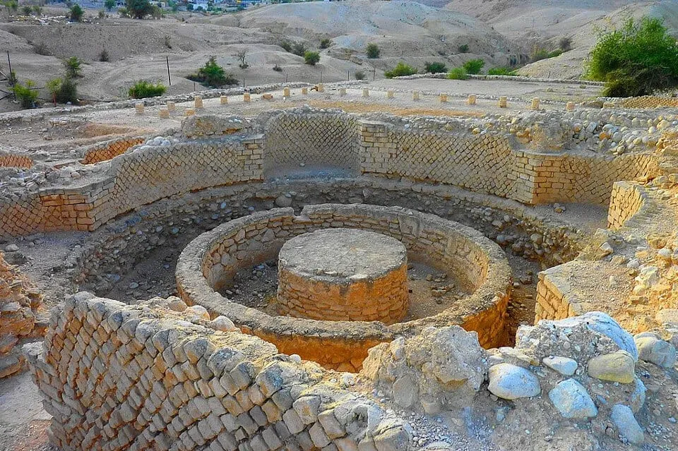 広大な土地に建設された、ヘロデの宮殿。 Mujaddara ワディ・ケルト ヘロデの宮殿