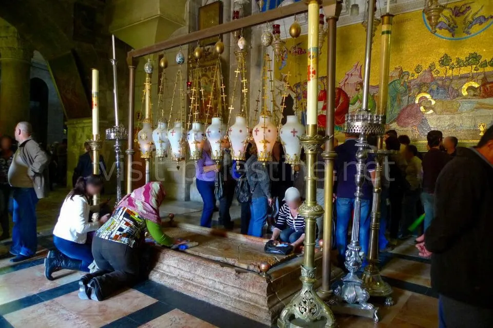 エルサレム 聖墳墓教会の赤大理石の板