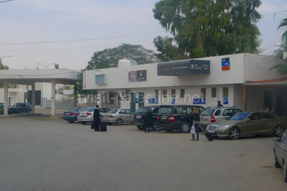 ヨルダン入国ブース